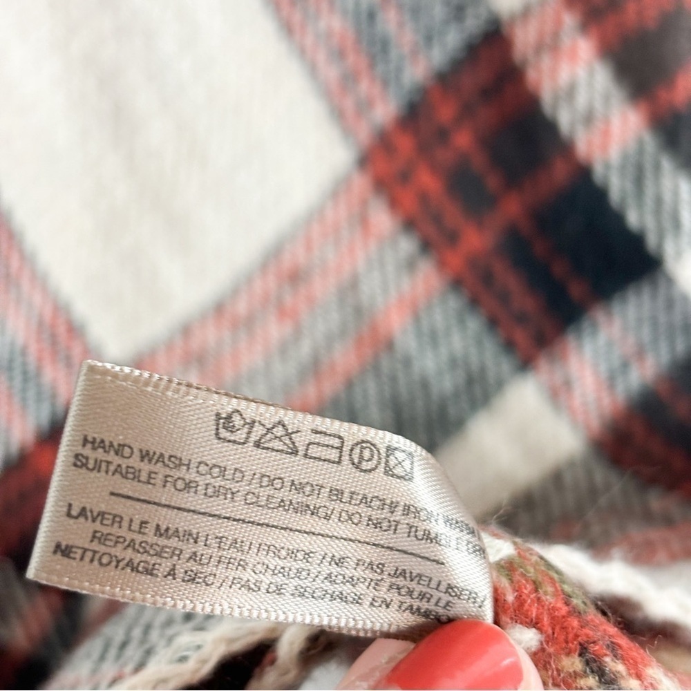 NWT Look by M New York Plaid Poncho Wrap Shrug Shawl - Picture 7 of 7